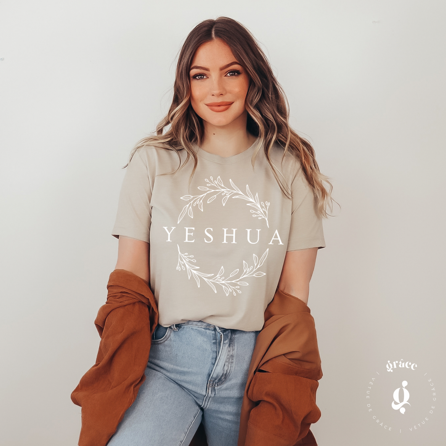 Camiseta YESHUA para mujer.